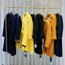 撤柜高品质大牌女装品牌折扣实体店直播爆款货源批发尾货清货风衣