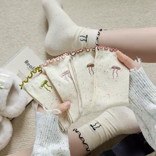 2024 Мужские носки средней трубки прохождение бант сплошной цвет INS прилив носки женский дикий стиль колледжа