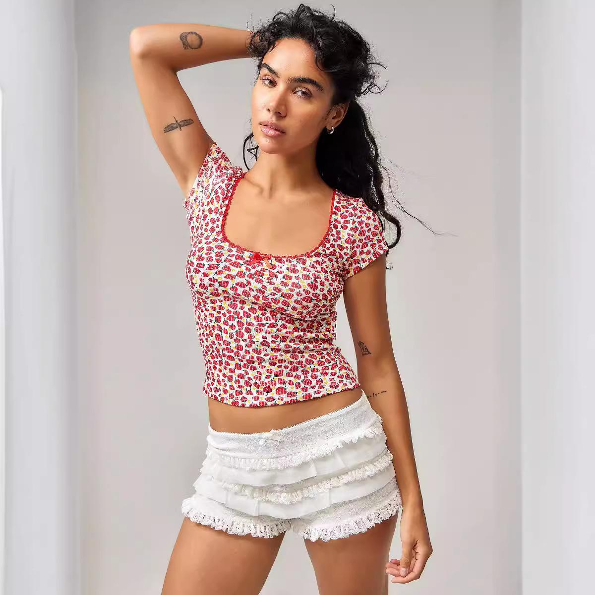 S32240 European and American Hot Selling Multi-Layer Cake Stacked Shorts Hot Pants Hot Girls Sexy Fashion Lace Shorts Women