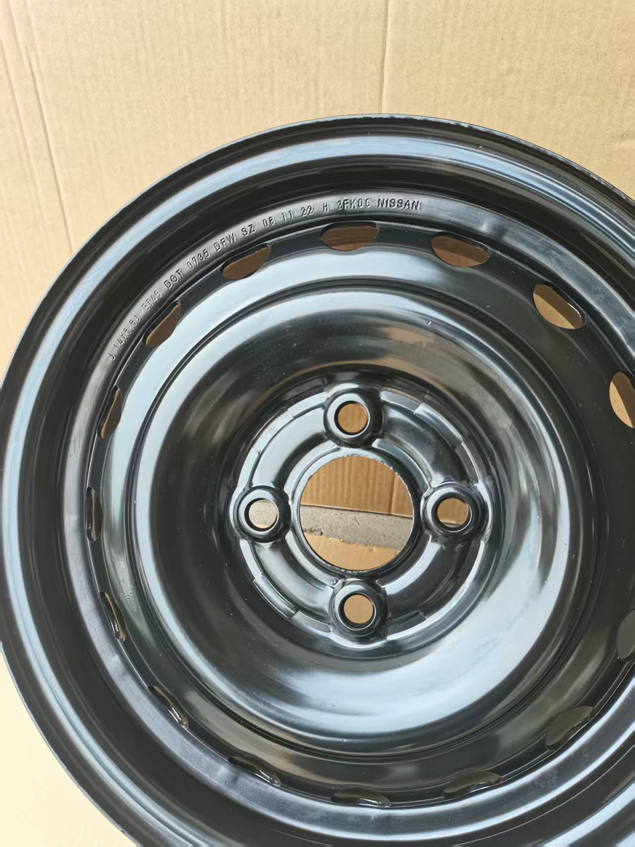 Suitable for Livina Sunshine 14inch Wheel Rims, Tiida Iron Rims, Venucia D50 R50 15inch Wheel Rim Accessories