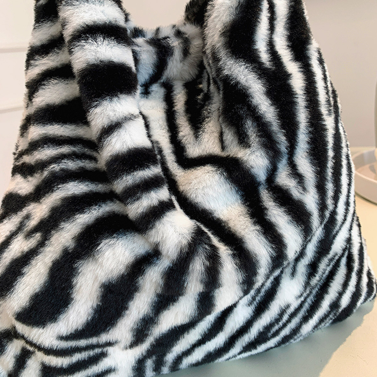 Women's Large All Seasons Plush Zebra Stripe Fashion Square Open Tote Bag display picture 19