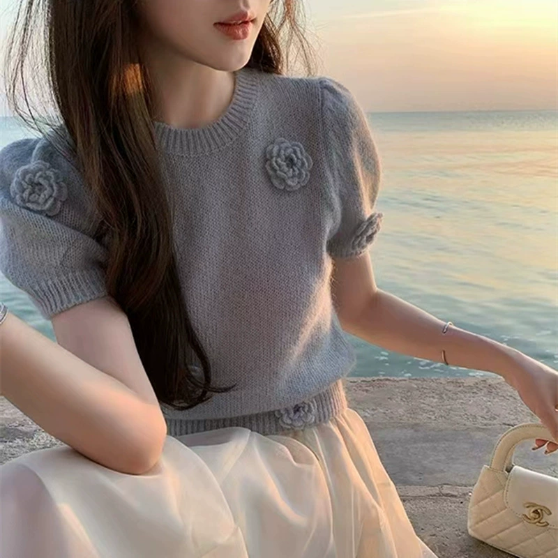 Французский сладкий стерео цветочный круглый вырез трикотаж для женщин 2025 лето и осень мода новый чистый сексуальный тонкий топ