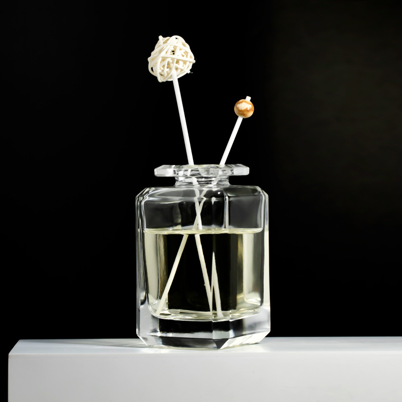 供应四方形新款香薰瓶200ml大边厚口厚底瘦高挥发液无火香薰瓶