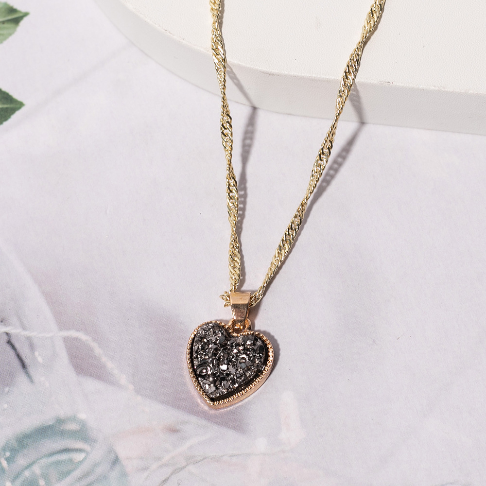 15g Weight Pendant Necklace Classification 1 Piece Quantity Daily Occasion Alloy Material Heart Shape Pattern Women'S Gender Plating Design Simple Style Style 1 Piece Simple Style Heart Shape Alloy Plating Women's Pendant Necklace 3