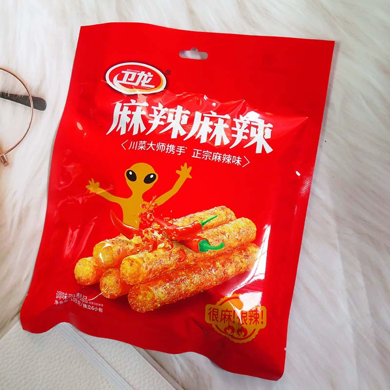 卫龙 Spicy 106g Small Small Global Glutiny Small Small Spicy Stick Small Bands Small Glutons Campus Snacks Full Box