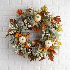 独立駅秋の白いカボチャの紅葉の花輪アマゾン感謝祭の豊作節秋のシミュレーション花輪カボチャ