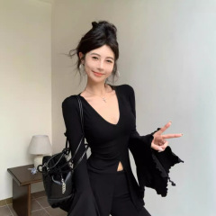 アメリカのギャルvネックのラッパの袖のtシャツの女性の秋の修身はやせているデザイン感が現れます。