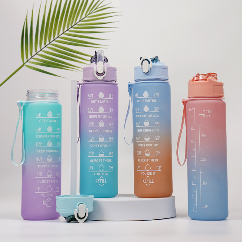 Espacio de gradiente transfronterizo Taza taza de tres conjuntos taza mediana cuerda de elevación cubierta elástica taza de paja deportes al aire libre portátil 750ML taza de agua