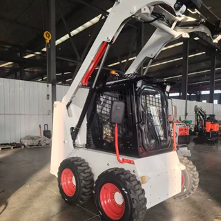 大型滑移装载机可加装多种属具建筑农用多功能铲车厂家