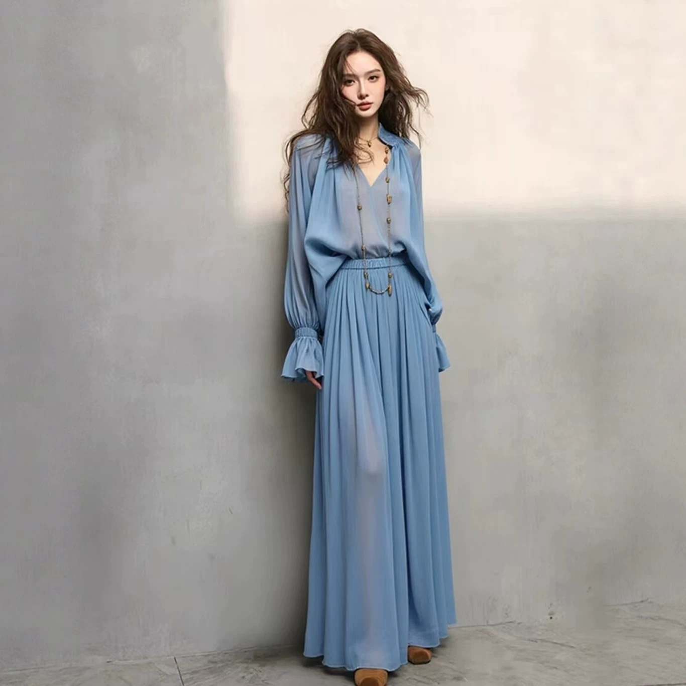 2026 Summer New Fashionable Niche High-End French Style Blue Shirt and Skirt Set for Women