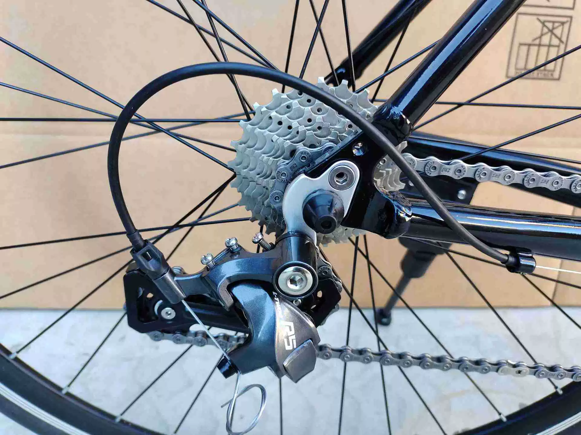 Гоночный автомобиль, рулевое колесо, дорожный велосипед, шины
