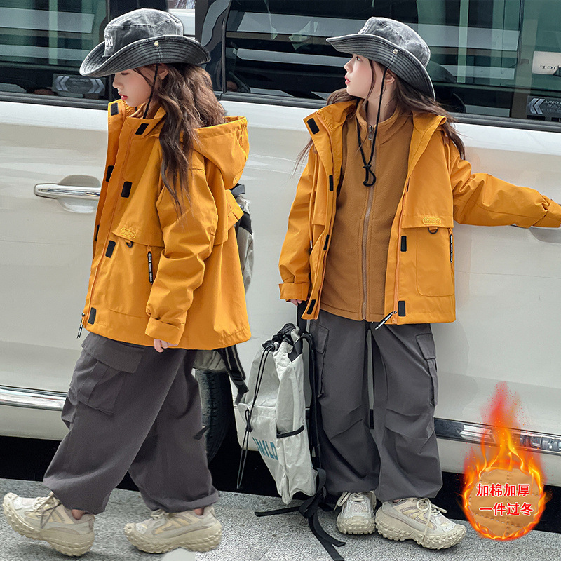 벨벳과 도톰한 팬츠