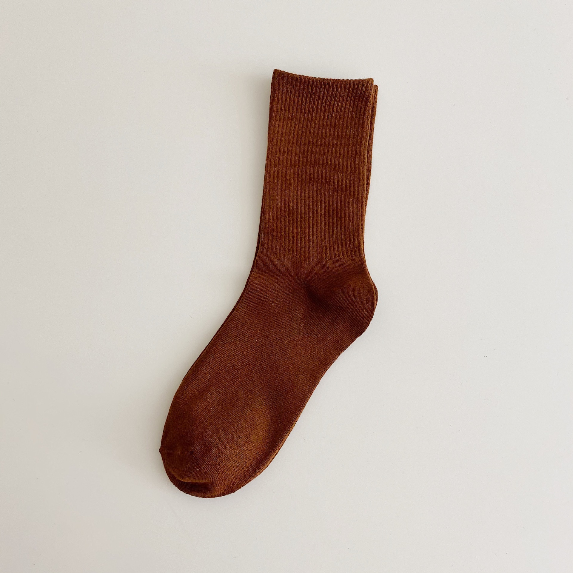 色の靴下の子供の中の筒の靴下のinsの潮の春秋の薄い金のキャンディーの色の秋冬の綿の質のバラの赤い純色のストッキングの靴下