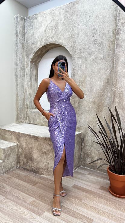 Damenbekleidung, modisches Partykleid mit Pailletten, Hosenträgern, V-Ausschnitt, Hüftwickel und Schlitz_voghion.com