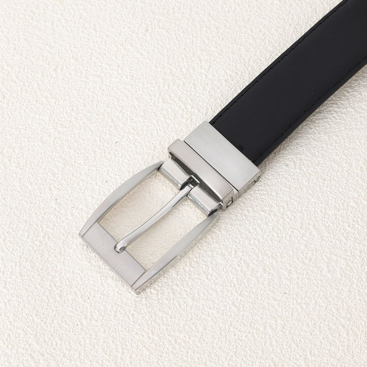 Cinturón de hombre de moda negro simple todo fósforo cinturón de negocios decorativos pantalones casuales estudiante jeans cinturón al por mayor