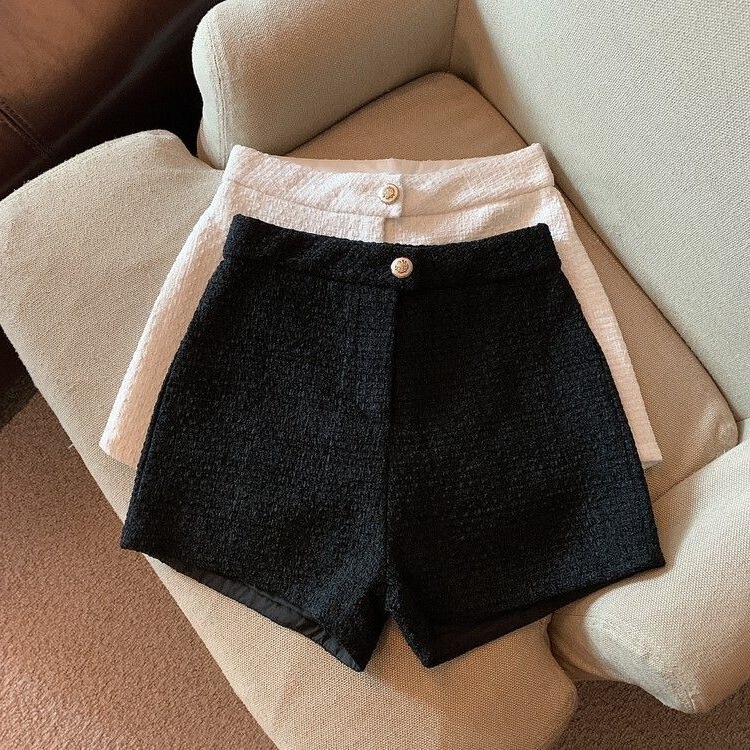 2025 New Autumn and Winter Style Small Fragrant Ladylike Style Tweed Loose High-Waisted Wide-Leg Shorts for Women to Wear Outside Boots