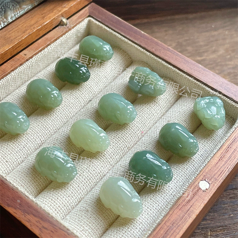 Натуральные нефритовые бусы и нефритовые нефритовые отверстия