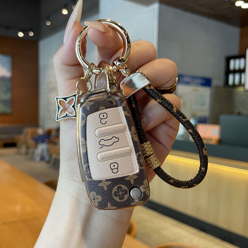 Suitable for Audi Q3 Key Cover, A6/A3/A1 Key Case, Q2L Pendant, Tt Chain, Q7 Protective Shell, Stylish, Dynamic, High-End Suitable for Audi Q3 Key Cover, A6/A3/A1 Key Case, Q2L Pendant, Tt Chain, Q7 Protective Shell, Stylish, Dynamic, High-End
