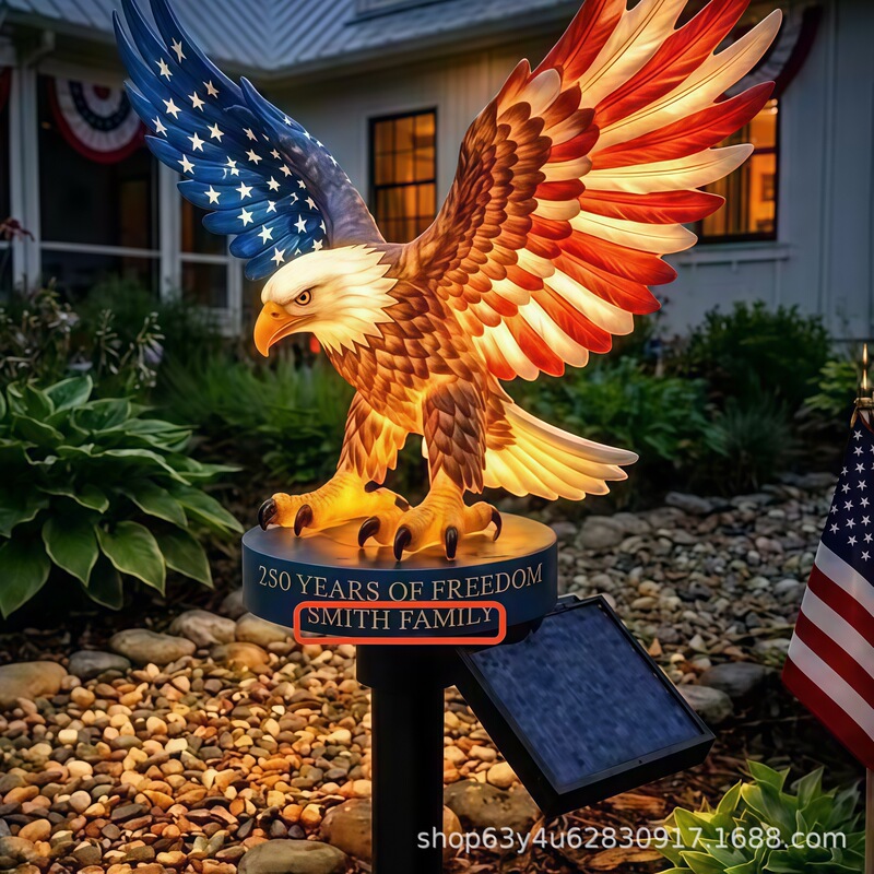 Cross-Border Hot-Selling Novelty American Flag Eagle Solar-Powered Garden Decoration Resin Crafts for Independence Day Holiday Season