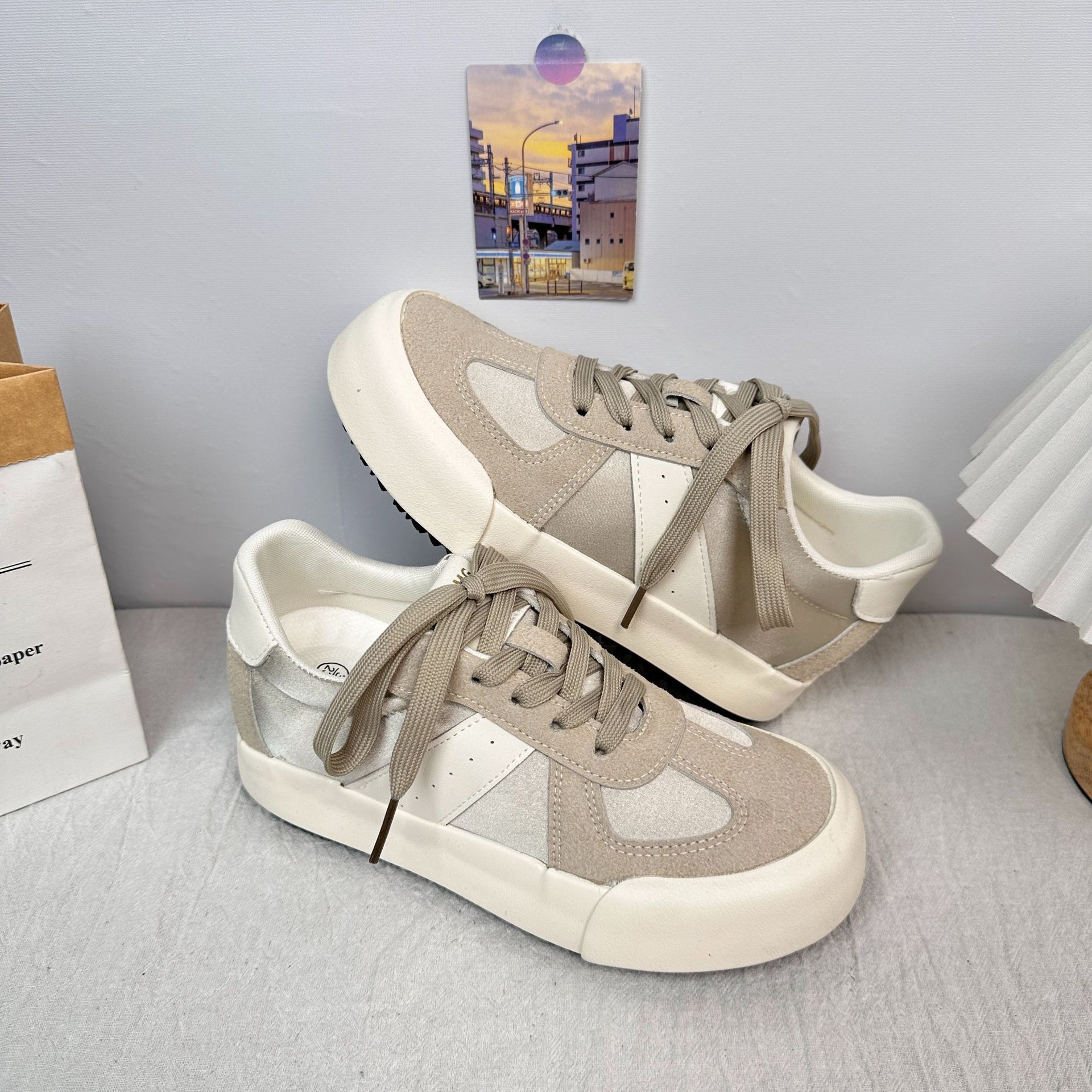 6640 zapatos blancos transpirables de altura interior, zapatillas de deporte casuales para mujer, suela gruesa, zapatos deportivos de primavera y otoño de 2025