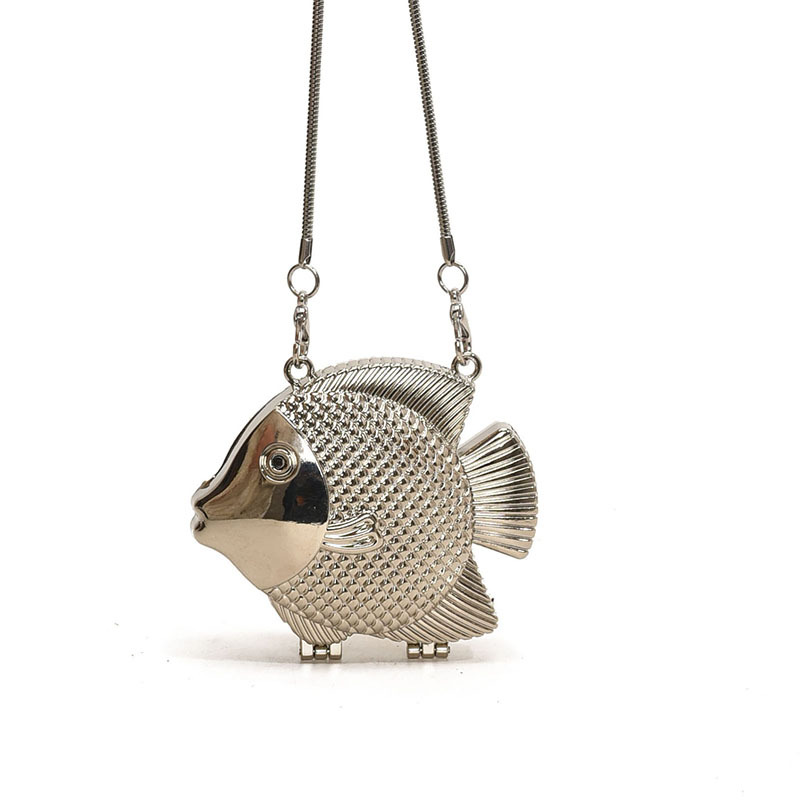 Personalidad elegante de metal en forma de pescado bolso 2025 nuevo dulce lindo extraño hombro mini bolso de lápiz labial de moda