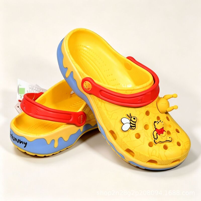 New yellow classic Winnie the Pooh adult and children's clogs, parent-child matching style, beach sandals, slip-on design