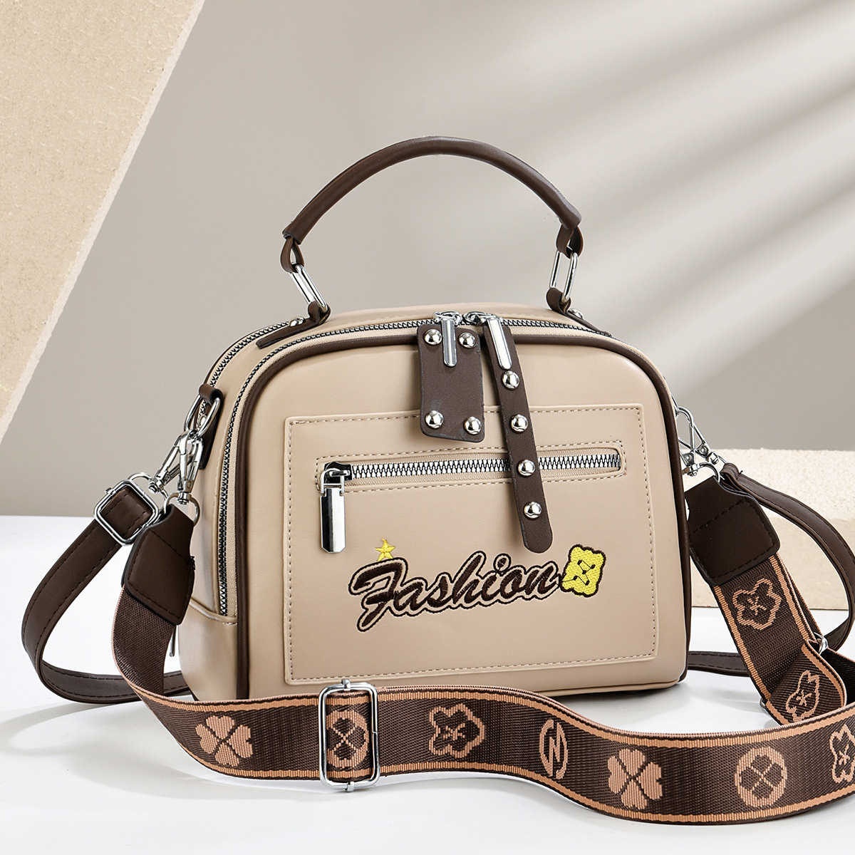 Temperamento exquisito de textura bolso cuadrado2025 bolsos de mano de mujer multicapa bolsos de hombro de moda bolsos de mochila transfronterizos