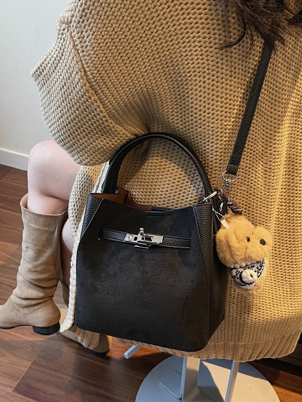 Bolso de venta caliente, bolso de mochila para mujeres 2025, nuevo nicho coreano de alto nivel, bolso de cubo de mano de empalme