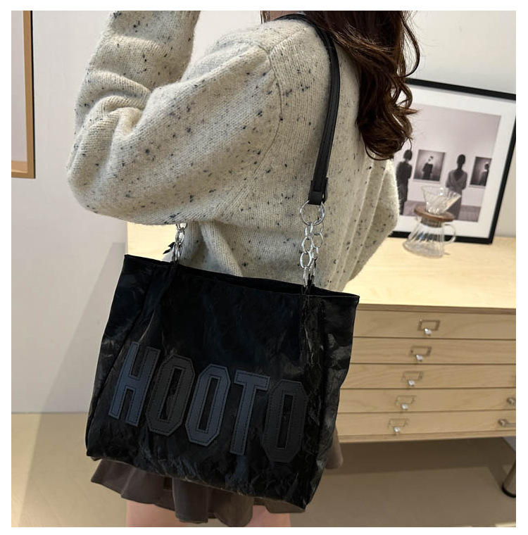 Large-capacity tote bag, high-quality and fashionable handbag for women, simple letter underarm bag for college students in class and at work undefined