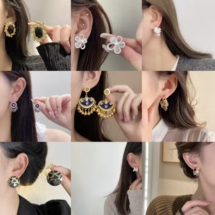 �r��ͨ�ڰٴ�s���hС���OӋ�о��͹ű��y���|���۸߼��ж��