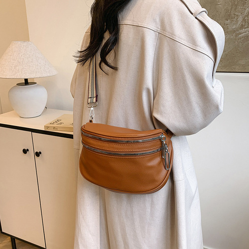 Personalized Korean Style Wide Strap Shoulder Bag, High Beauty Fashion Minimalist Large Capacity Crossbody Small Square Bag