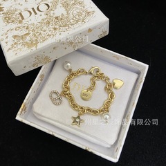 実物写真 Dijia D ファミリーペアレター CD パールタッセルブレスレットレディースファッションラブスターブレスレットレディース卸売