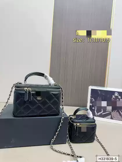 Classic Gold Logo Quilted Leather Box Bag Versatile Fashion Shoulder Crossbody Handbag Tote Bag for Women Elegant Mature Ladies