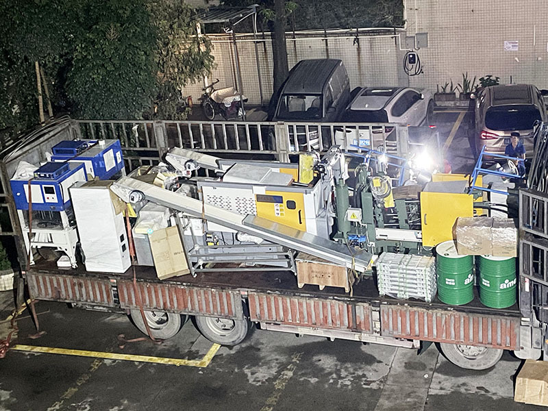 装运压铸机水口机取件机 (1)