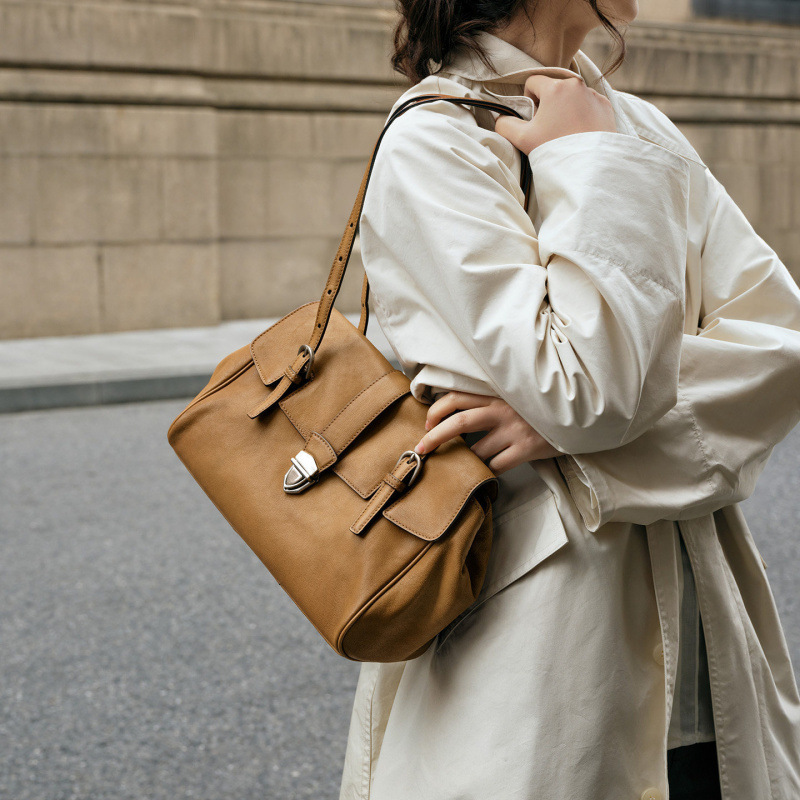 Vegetable-Tanned Sheepskin Baguette Briefcase - Professional Casual Commuter Handbag & Shoulder Bag For Women - Thumbnail 4