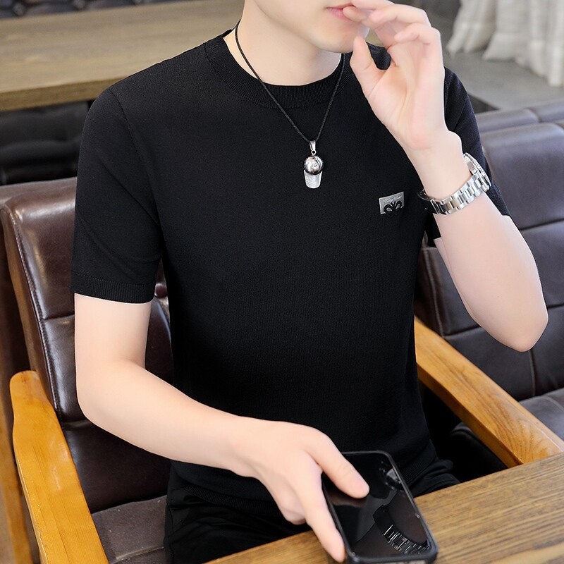 검은색
