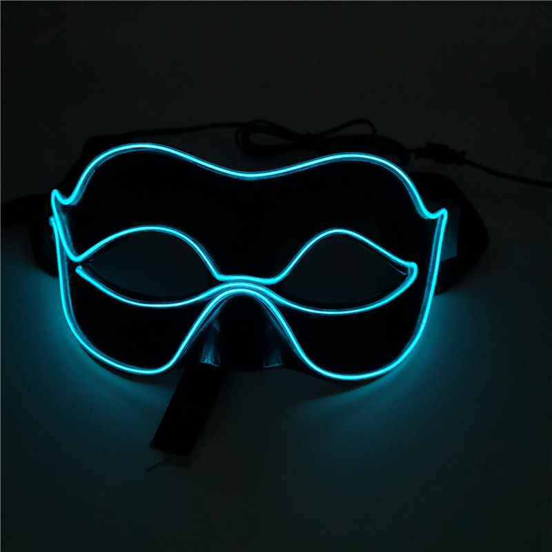 Fabricantes de máscaras luminosas extrañas de fiesta de Halloween ofrecen máscaras luminosas clásicas de mitad de cara.