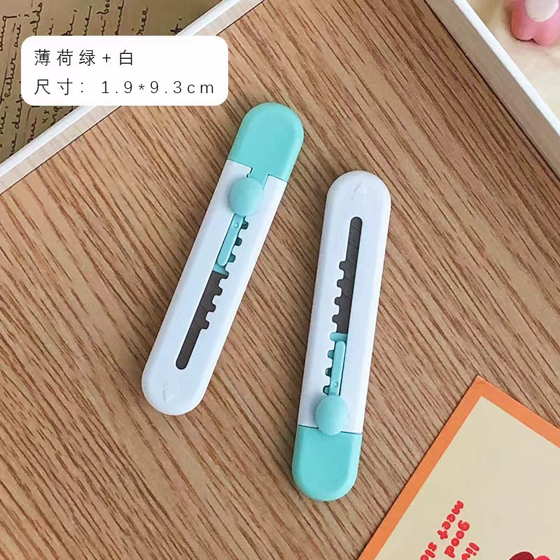 Small box, pocket knife for students, stationery, scheduler