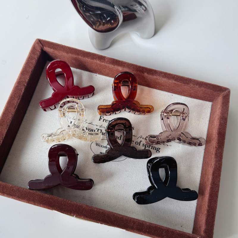 Simple Pc Hair Clip for Women, Versatile Small and Medium Size Ponytail Half-Tie Hairpin, Small Shark Clip for the Back of the Head Simple Pc Hair Clip for Women, Versatile Small and Medium Size Ponytail Half-Tie Hairpin, Small Shark Clip for the Back of the Head