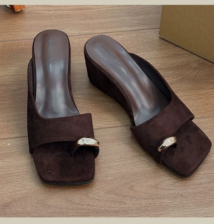 2026 temperamento francés tacones cuadrados con zapatillas de dedo de punta de verano moda metal retro zapatillas casuales image 8