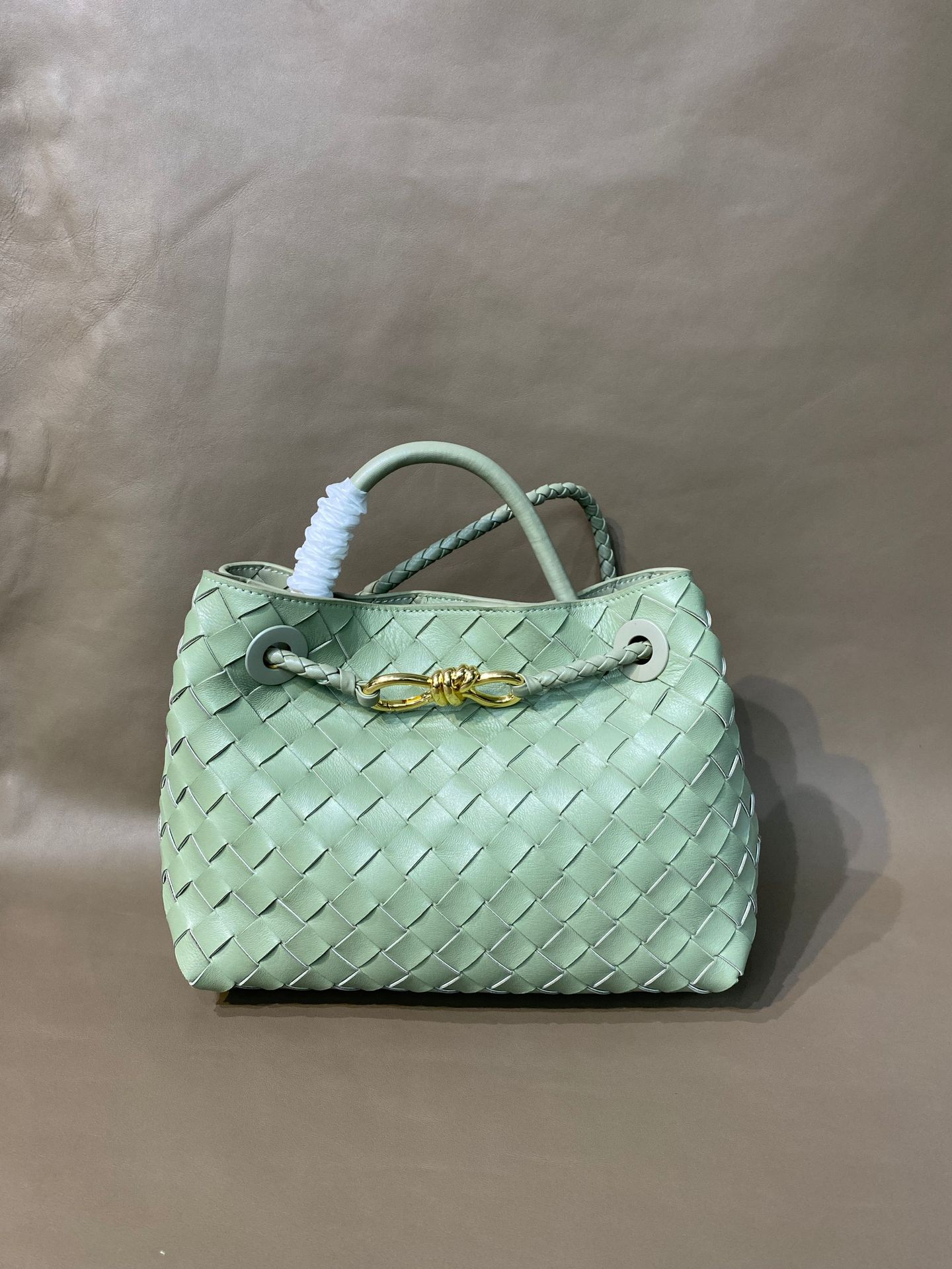 Bolso de mano de alta gama bolso de mujer tejido de piel de oveja mochila de alta gama bolso cuadrado de cuero de otoño e invierno nuevo