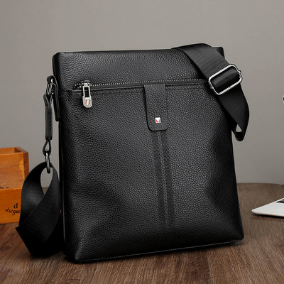 The first layer cowhide fashion business affairs man The single shoulder bag capacity leisure time business affairs cowhide Inclined shoulder bag Vertical section Briefcase