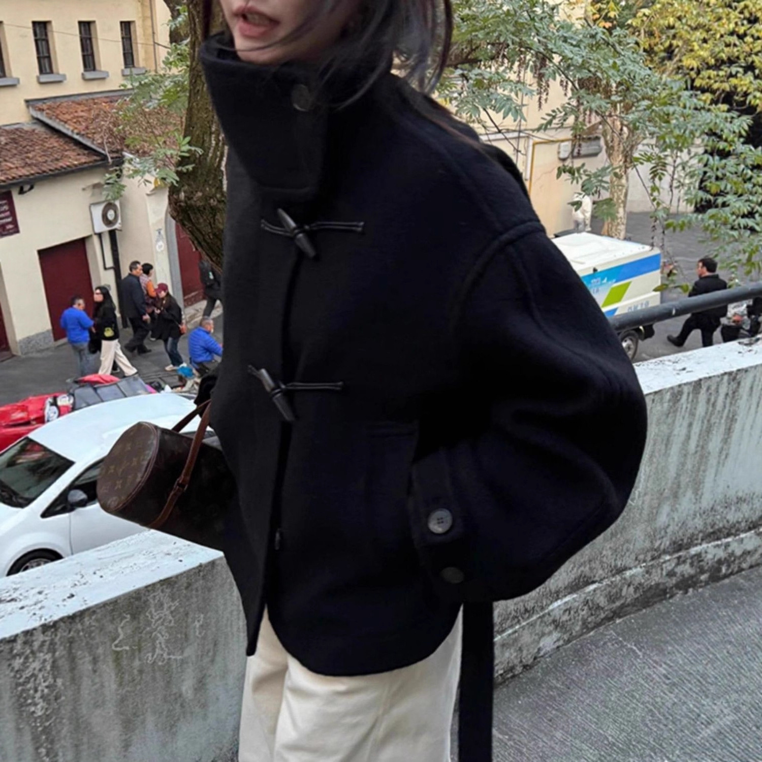 Black Horn Button Woolen Outwear for Women 2025 Winter New High-End Small Loose Short Woolen Outwear