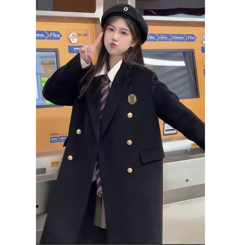 Black Woolen Outwear for Women in Autumn and Winter 2025 New Woolen Outwear for Small People, Mid-Length Korean Style