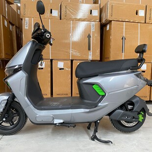 出口批發 工廠直銷二輪電動摩托車 成人代步通勤電動踏板摩托車