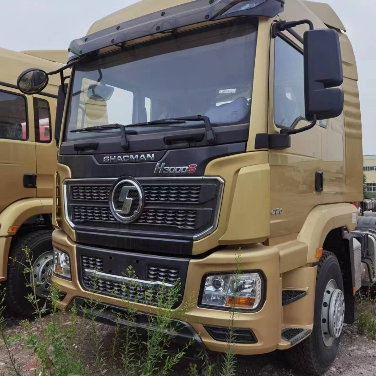 陕汽H3000 6×4 400马力橡胶胎牵引车 16T MAN后桥 重载物流优选