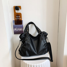 包包女士经典纯色大容量女士拉链开合百搭女士吧高级感斜挎通勤包