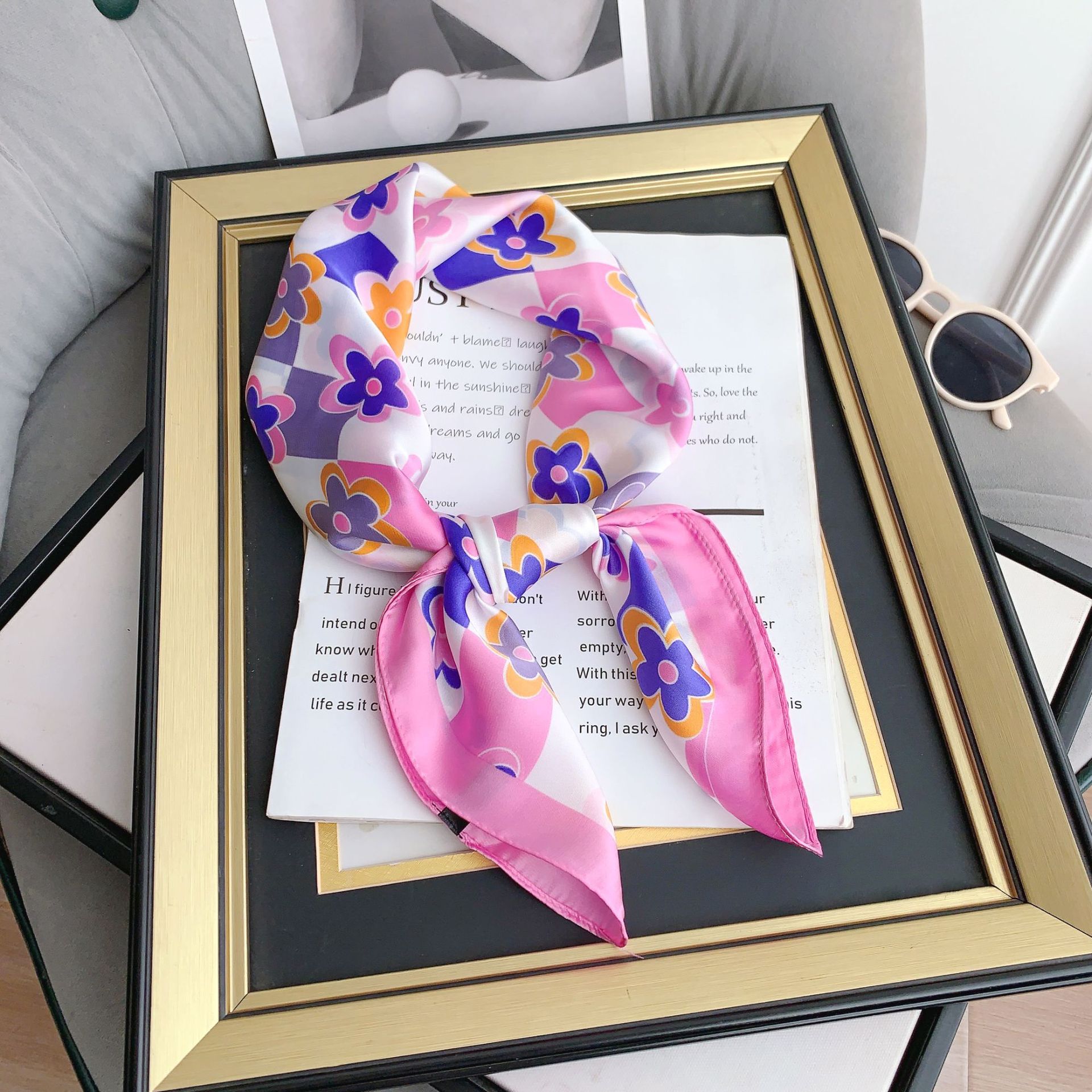 70 pequeños pañuelos cuadrados seda seda de alta calidad temperamento literario flores pequeñas bolsas de color fresco pañuelo correa de pelo pañuelo