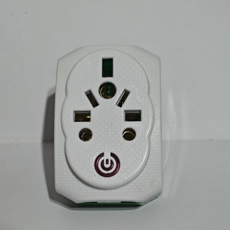 工厂批发法规家用旅游转插座有指示灯欧规转换插头直插式电源插头