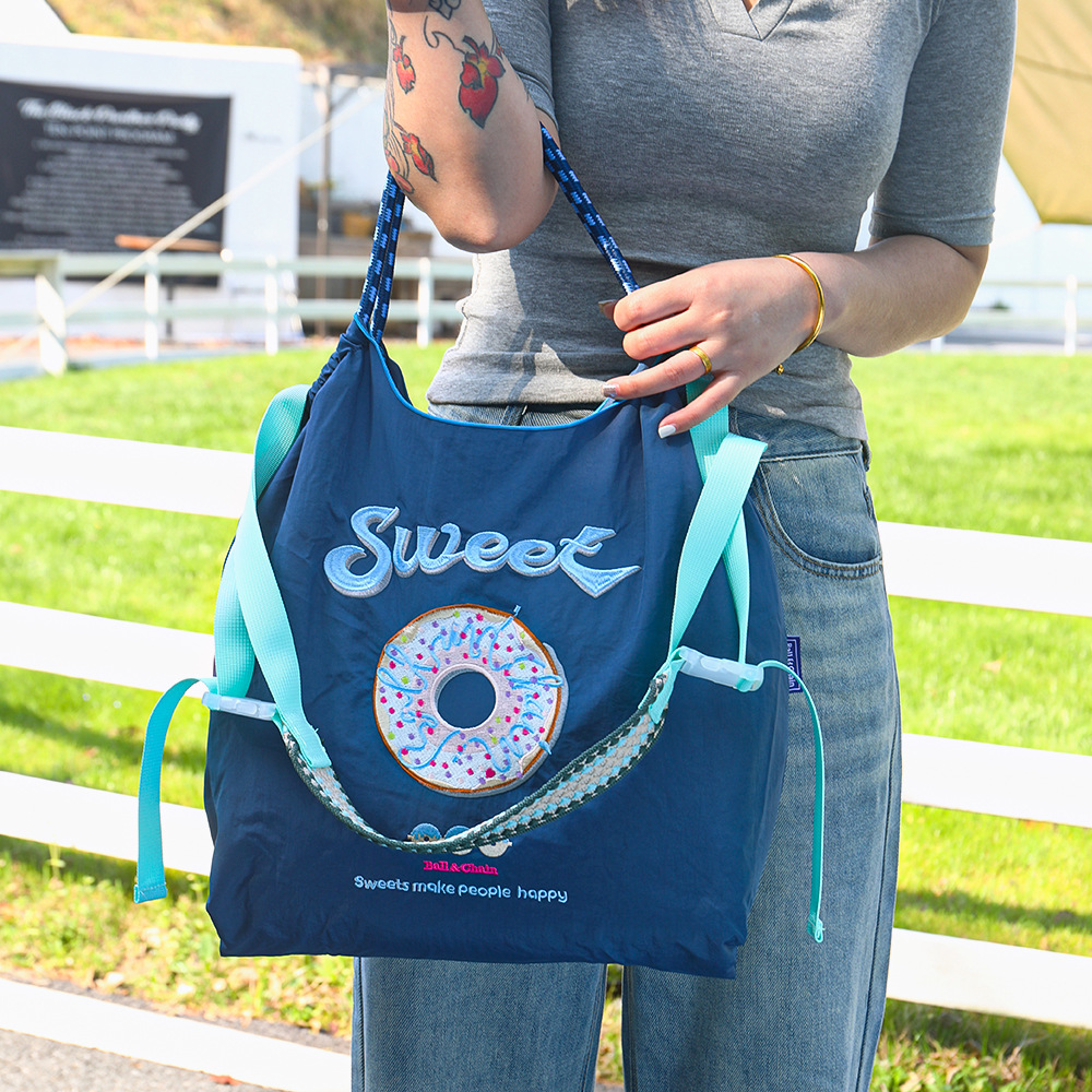 네이비 블루 아이스크림 도넛